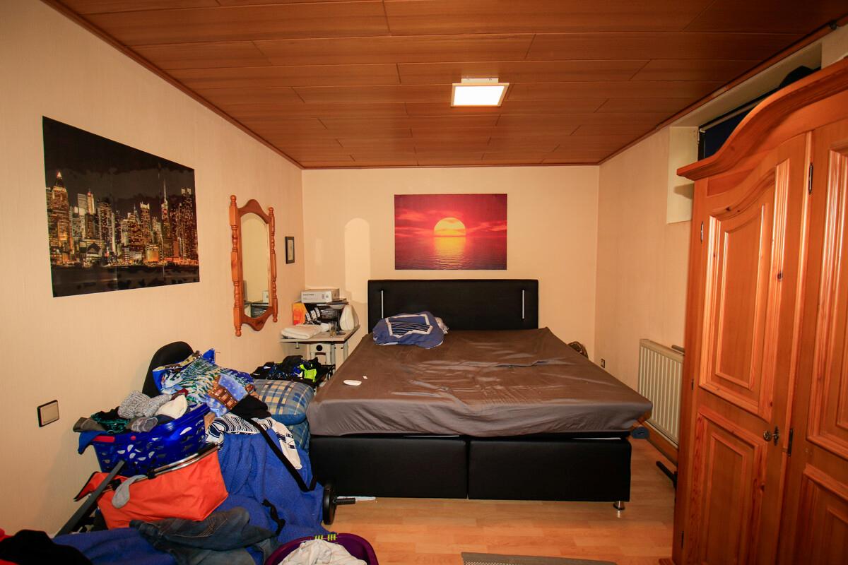Schlafzimmer (Keller)