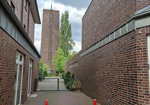 Von Peterstr. zum Außenstellpl