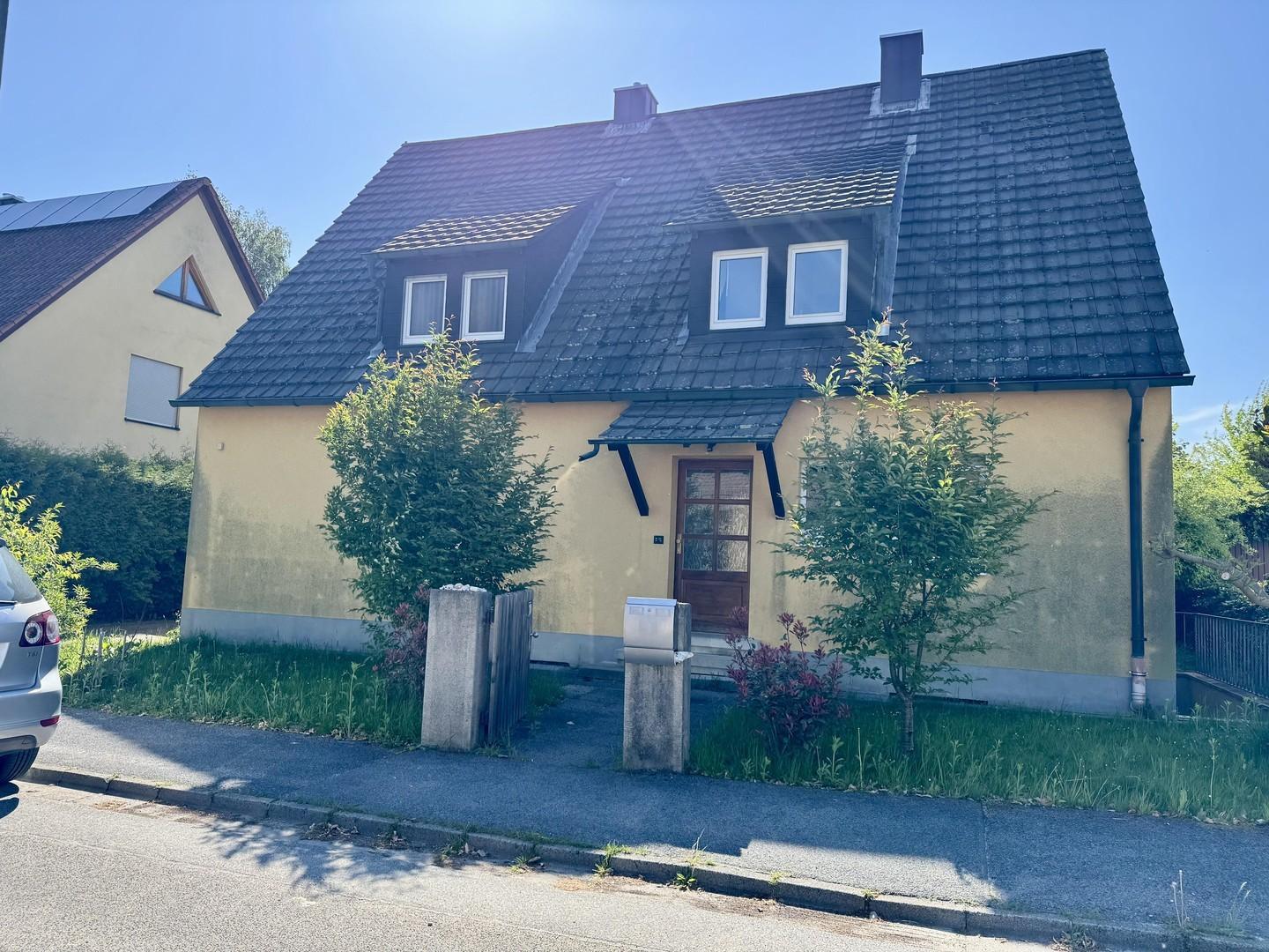 Ansicht von der Straßenseite