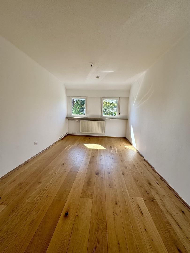 OG Wohn- oder Schlafzimmer
