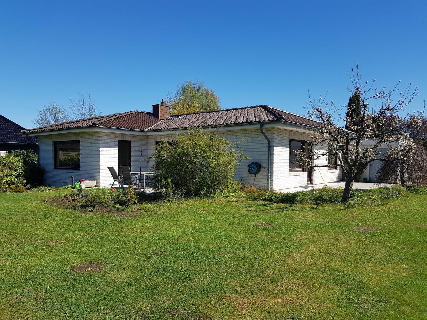 Hausansicht Garten