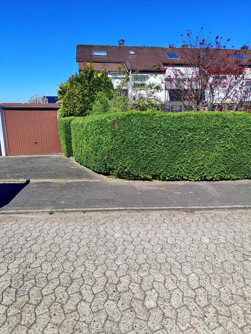 Garage vor dem Haus