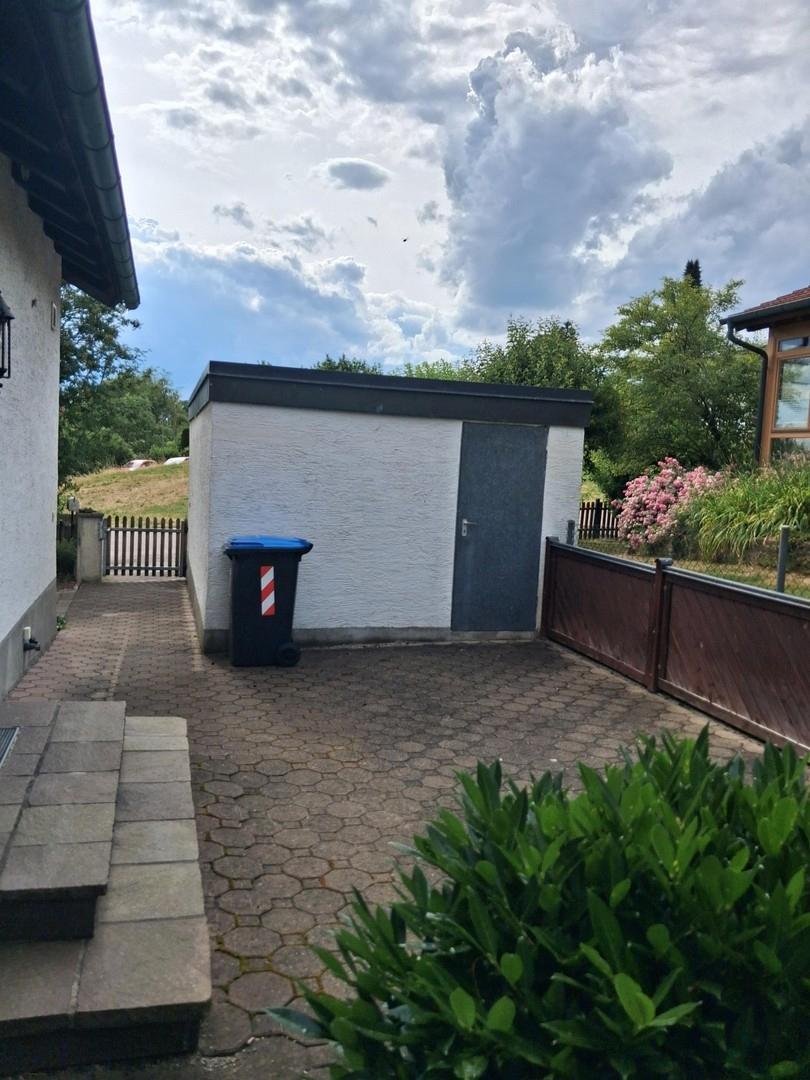 Garagenrückseite