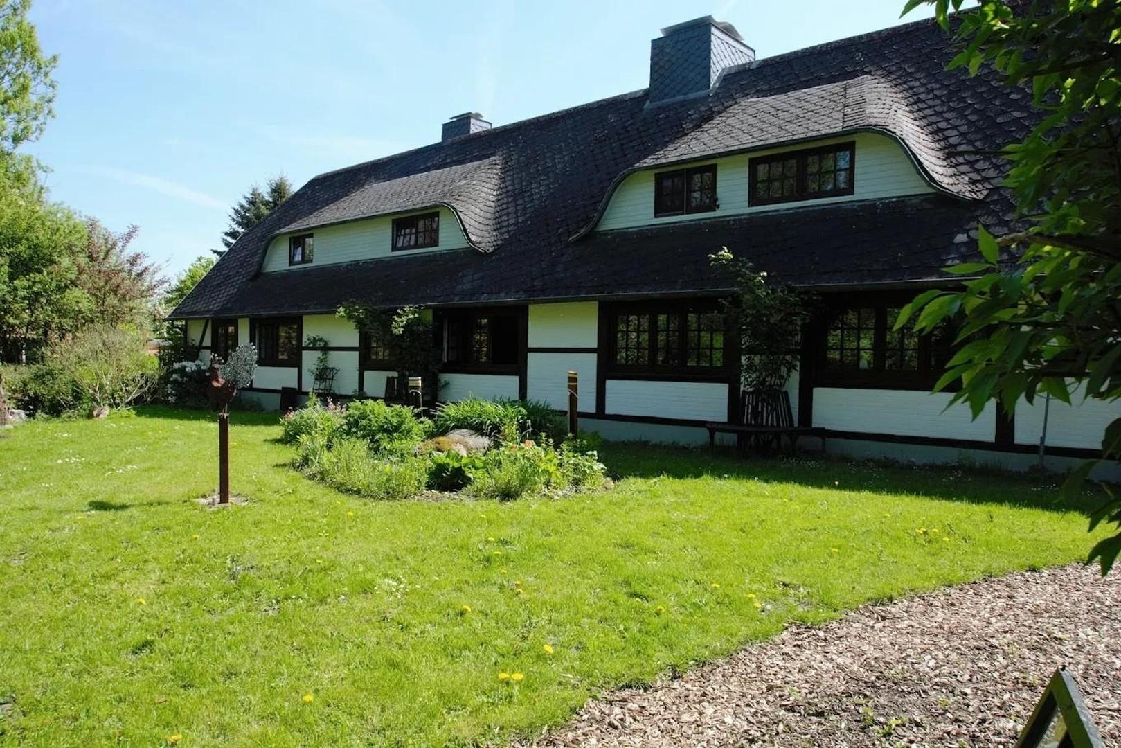 Vorderansicht Gesamthaus