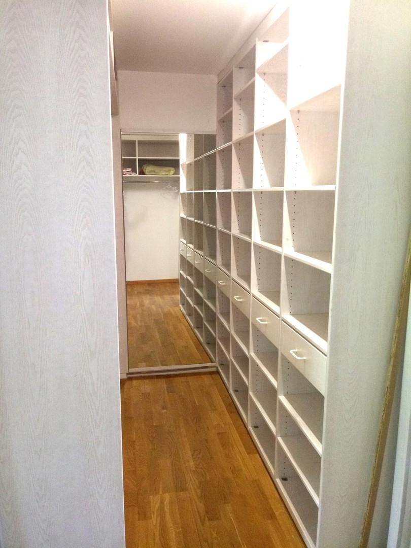 Begehbarer Kleiderschrank