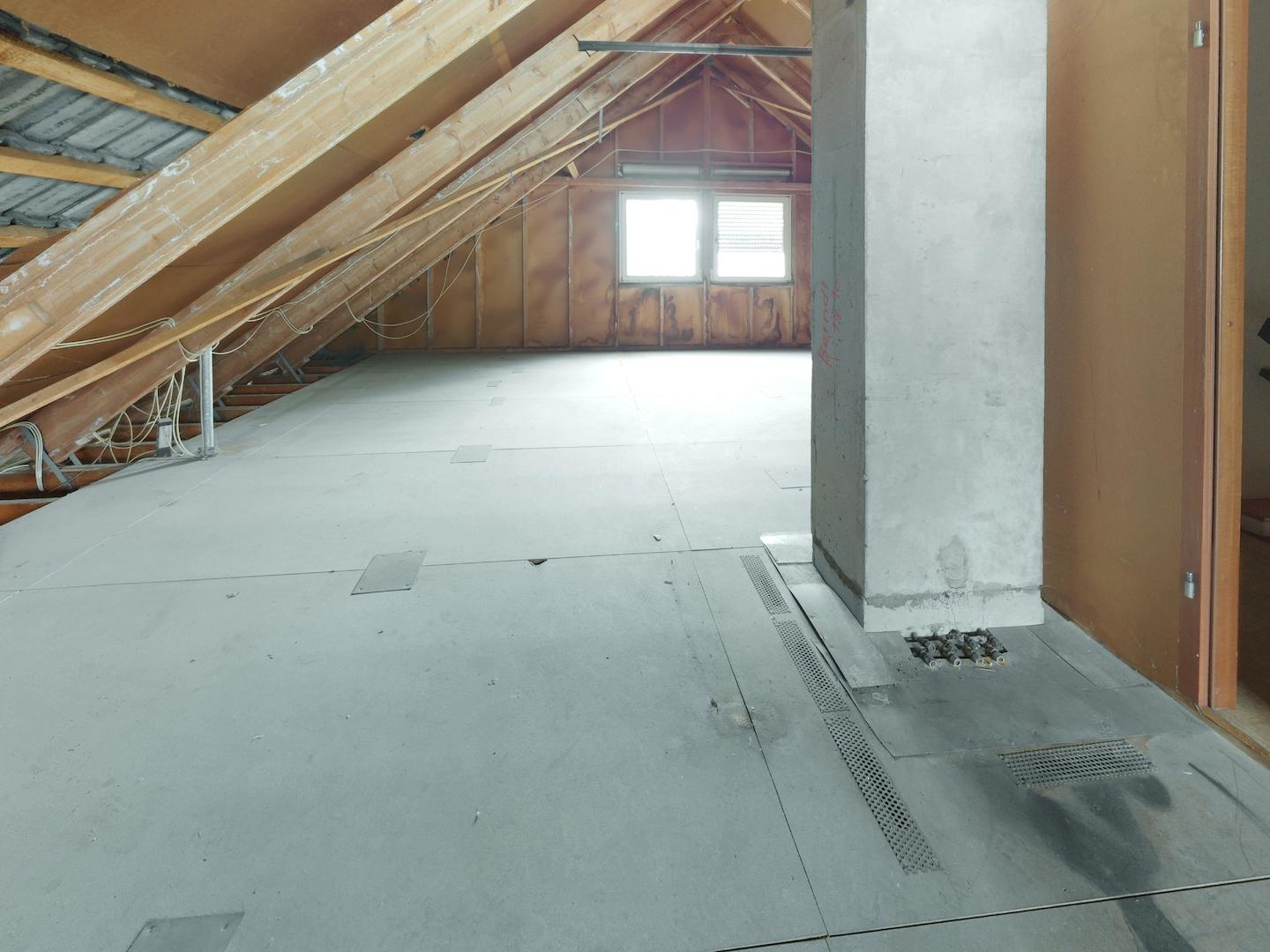 unausgebautes Dachgeschoss
