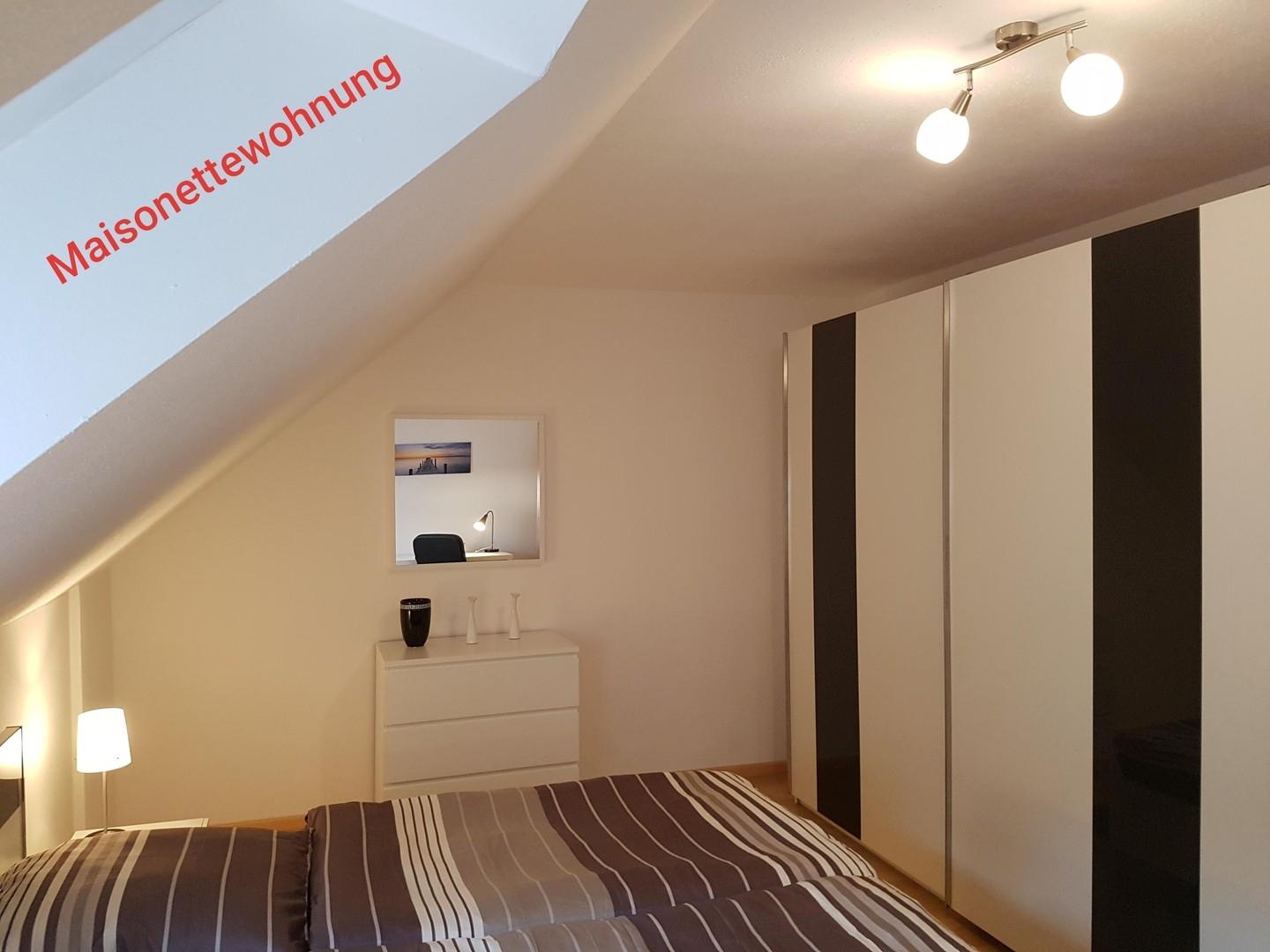 Schlafzimmer DG