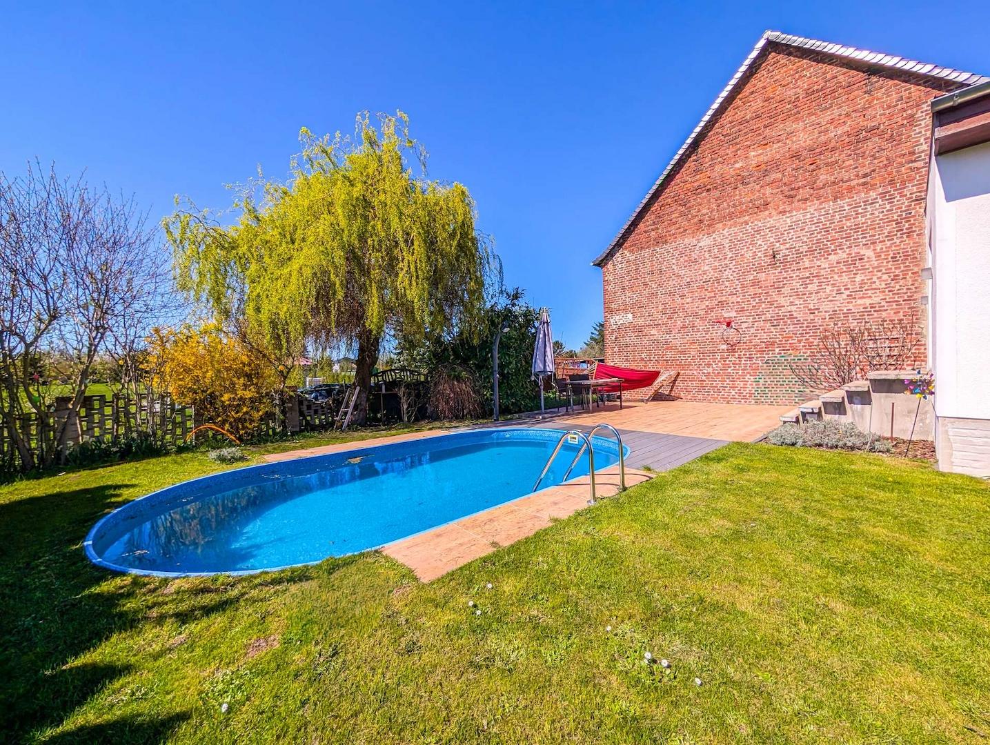 Garten mit Pool