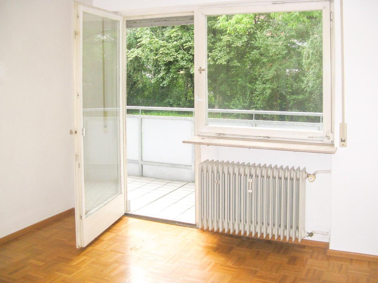 Schlafzimmer mit Zugang Balkon