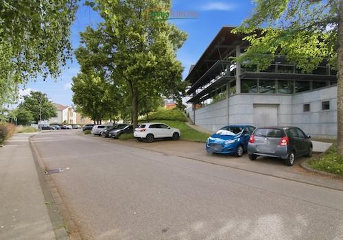 Mögliche Parkplätze vor dem Haus