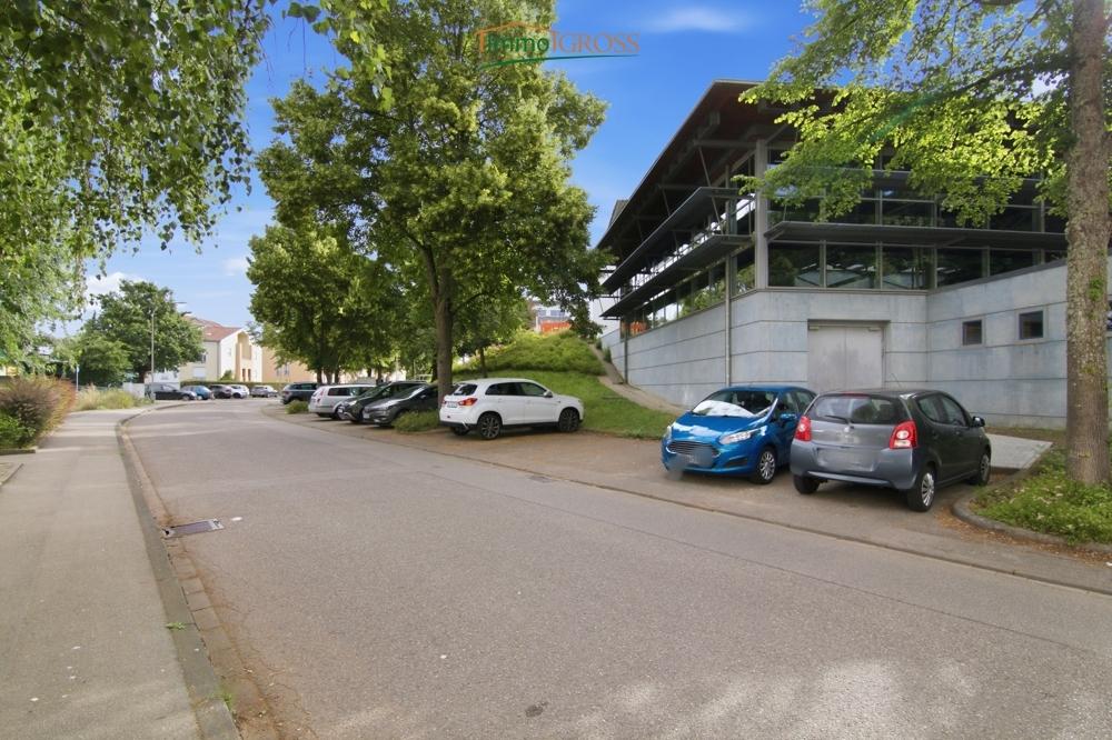 Mögliche Parkplätze vor dem Haus