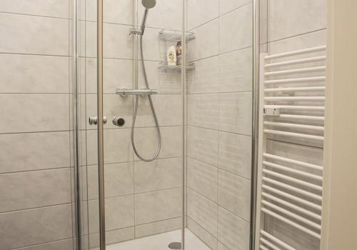 Shower cabin