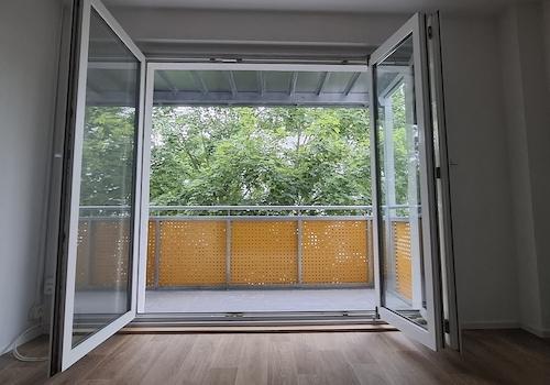 Blick zum Balkon