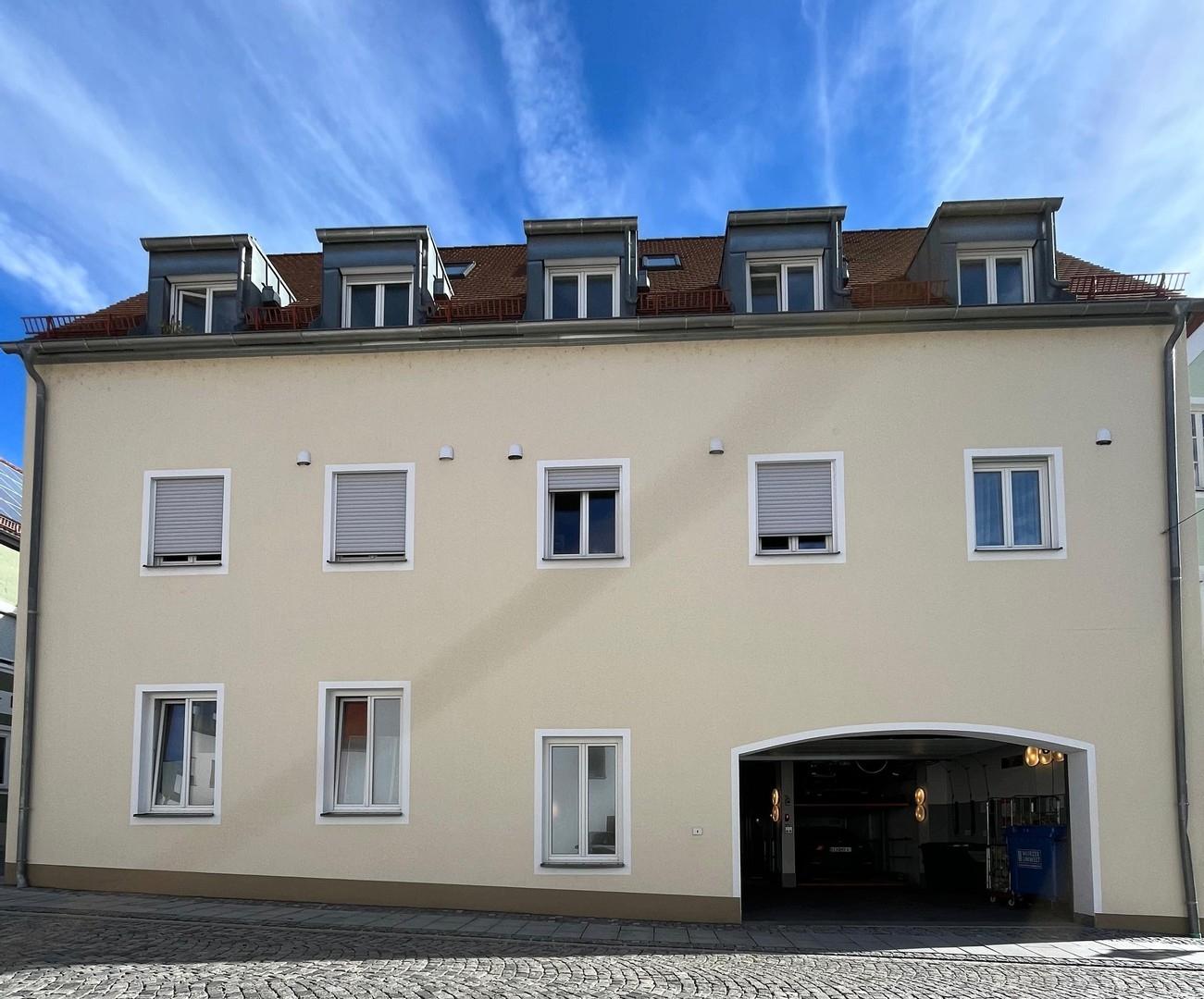 Hausansicht Garageneinfahrt