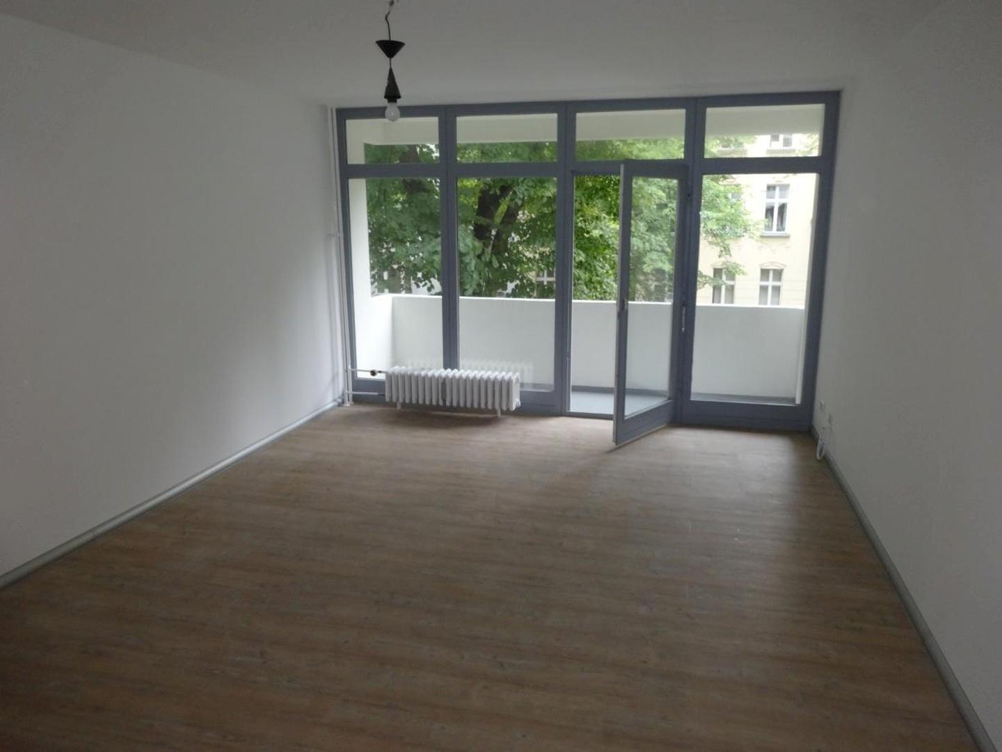 Blick zum Balkon (leer)