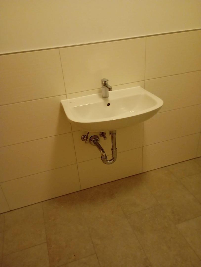 Neues Bad, Waschbecken