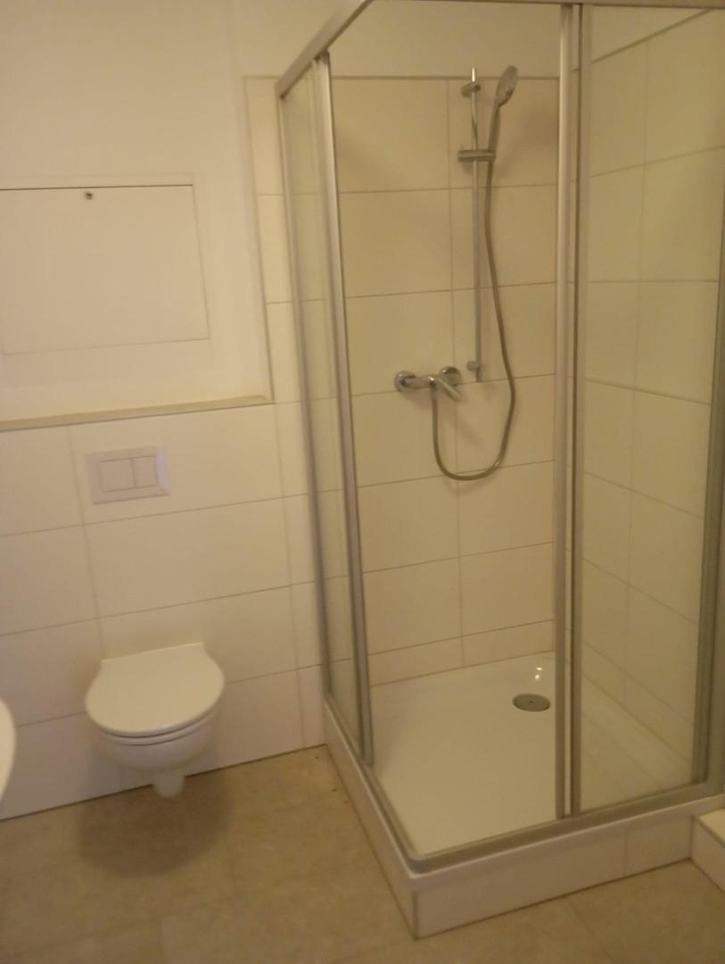 Neues Bad, Dusche