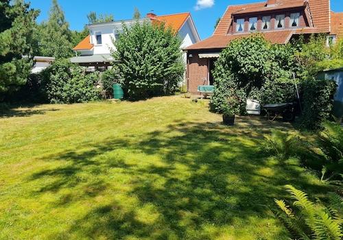 Haus vom Garten aus