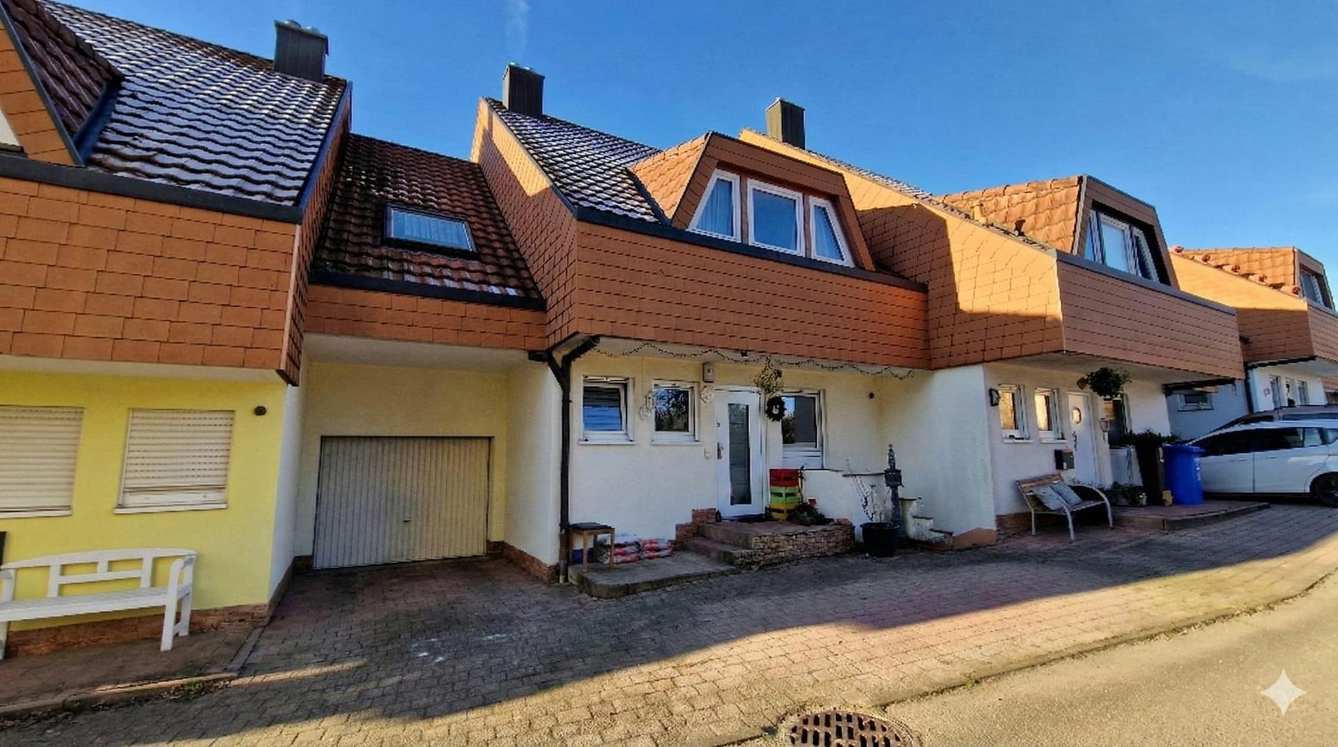 Vorderansicht mit Garrage