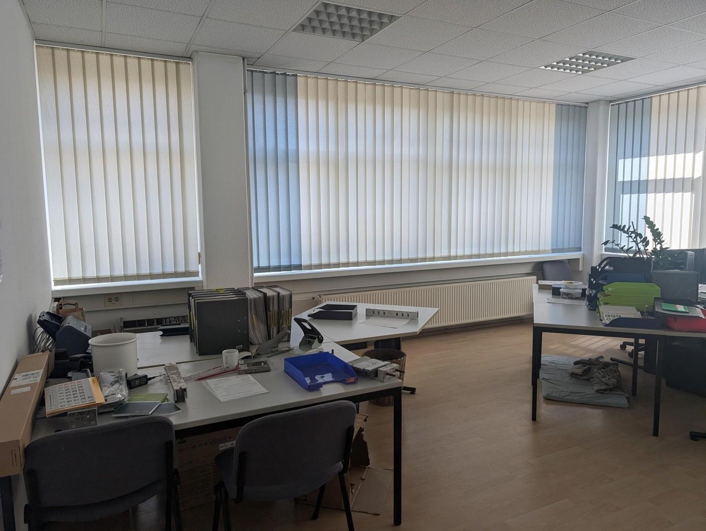 Büro 3v3 im EG