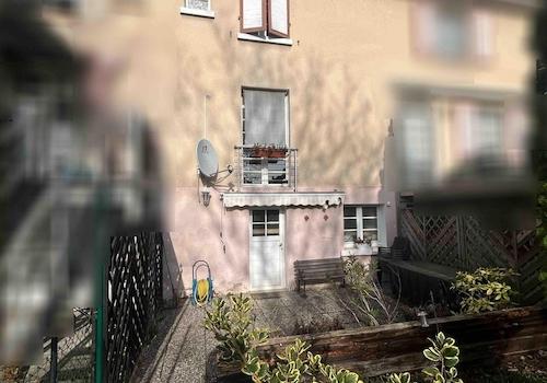Rückansicht + Terrasse
