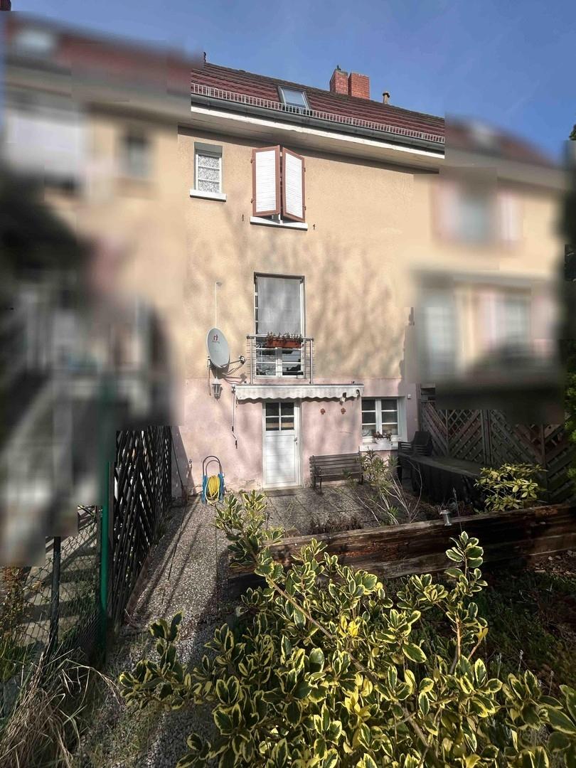 Rückansicht + Terrasse