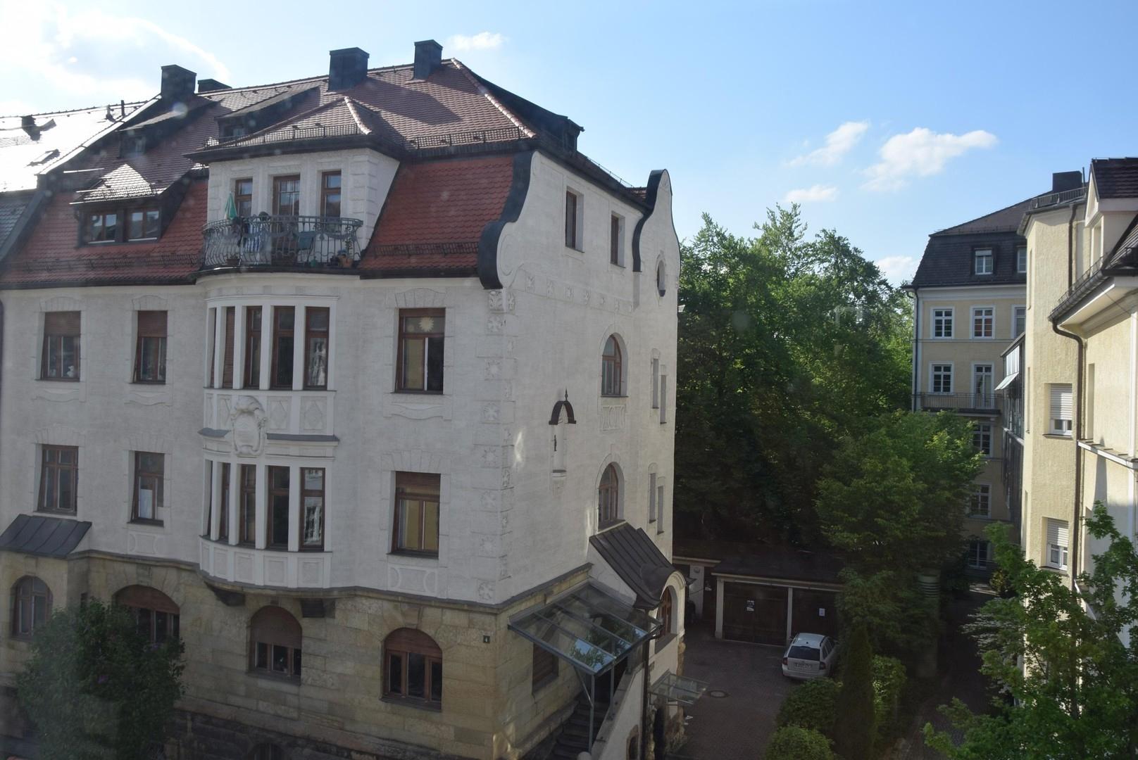 Blick zur Straßenseite