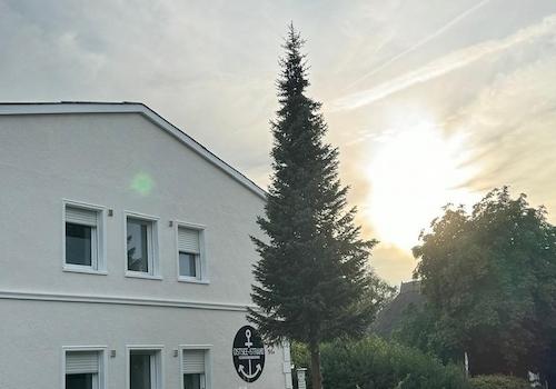 8 Parkplätze am Haus