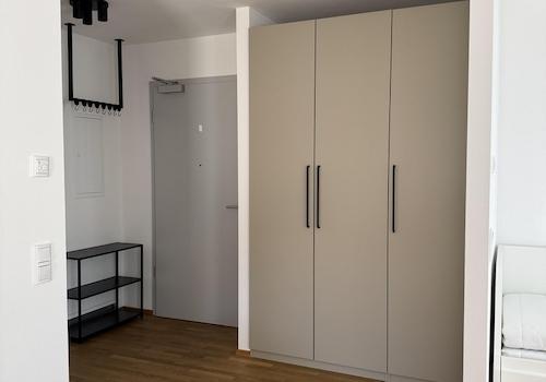 Großer Kleiderschrank