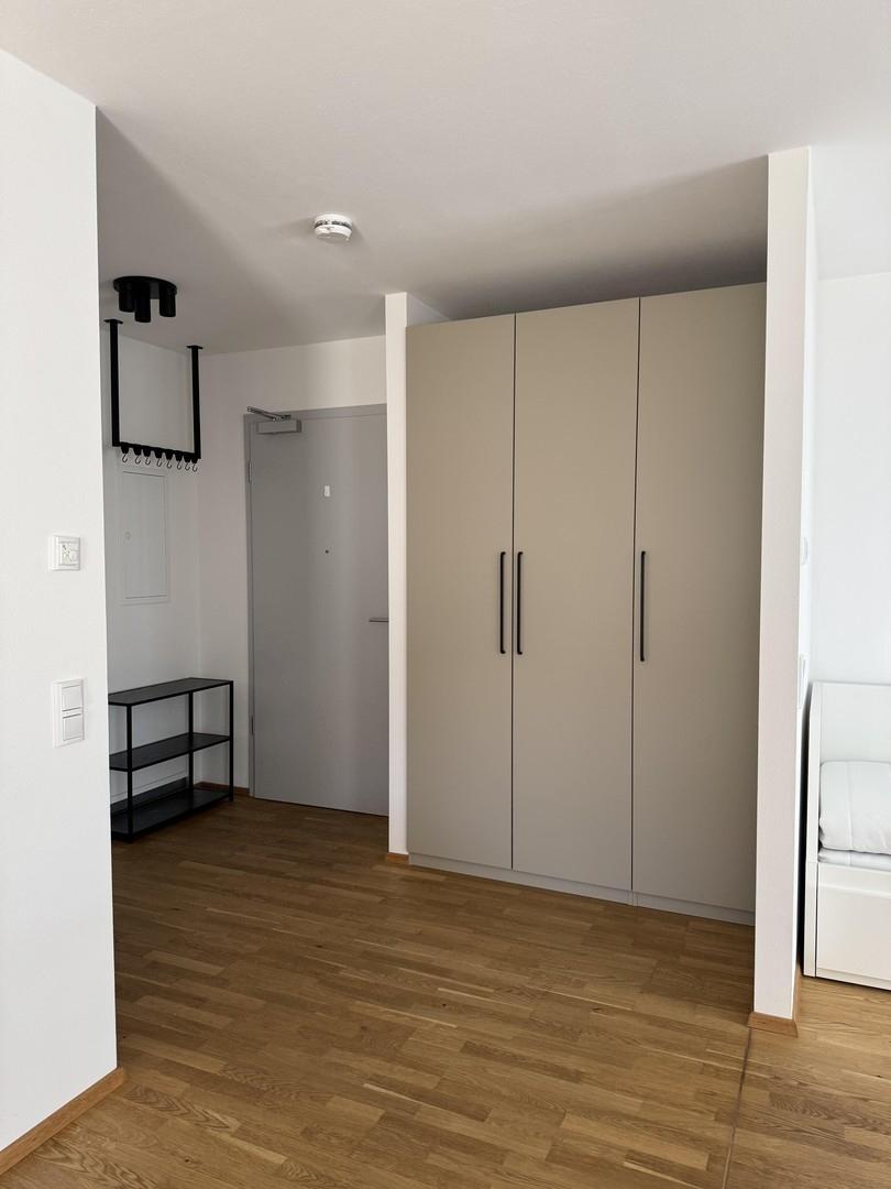 Großer Kleiderschrank