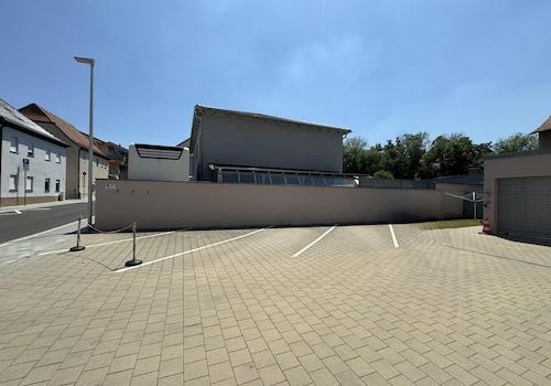 Hof mit Außenstellplatz