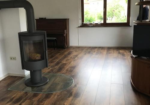 Wohnzimmer mit Kaminofen