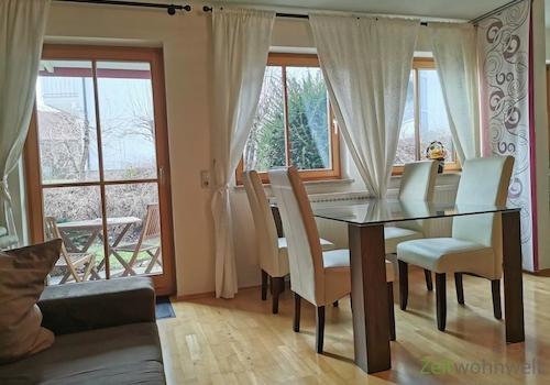 Blick ins Wohnzimmer