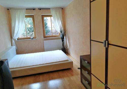 Blick ins Schlafzimmer