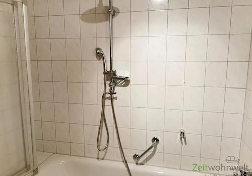 Wanne mit Duschabtrennung