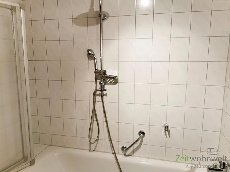 Wanne mit Duschabtrennung