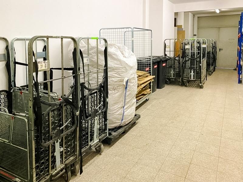 Warenein- und -ausgang innen
