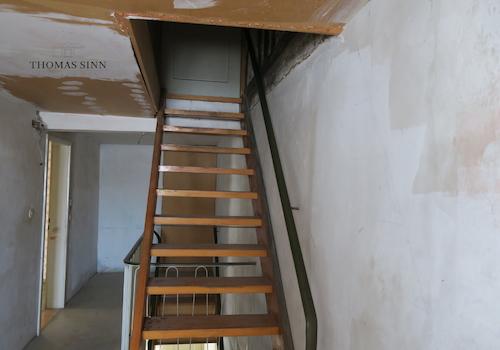 Treppe in Dachboden