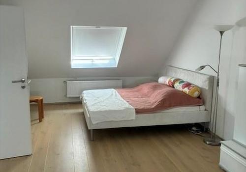 Schlafzimmer DG