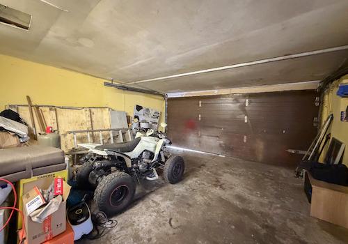 Garage zur Gewerbeeinheit