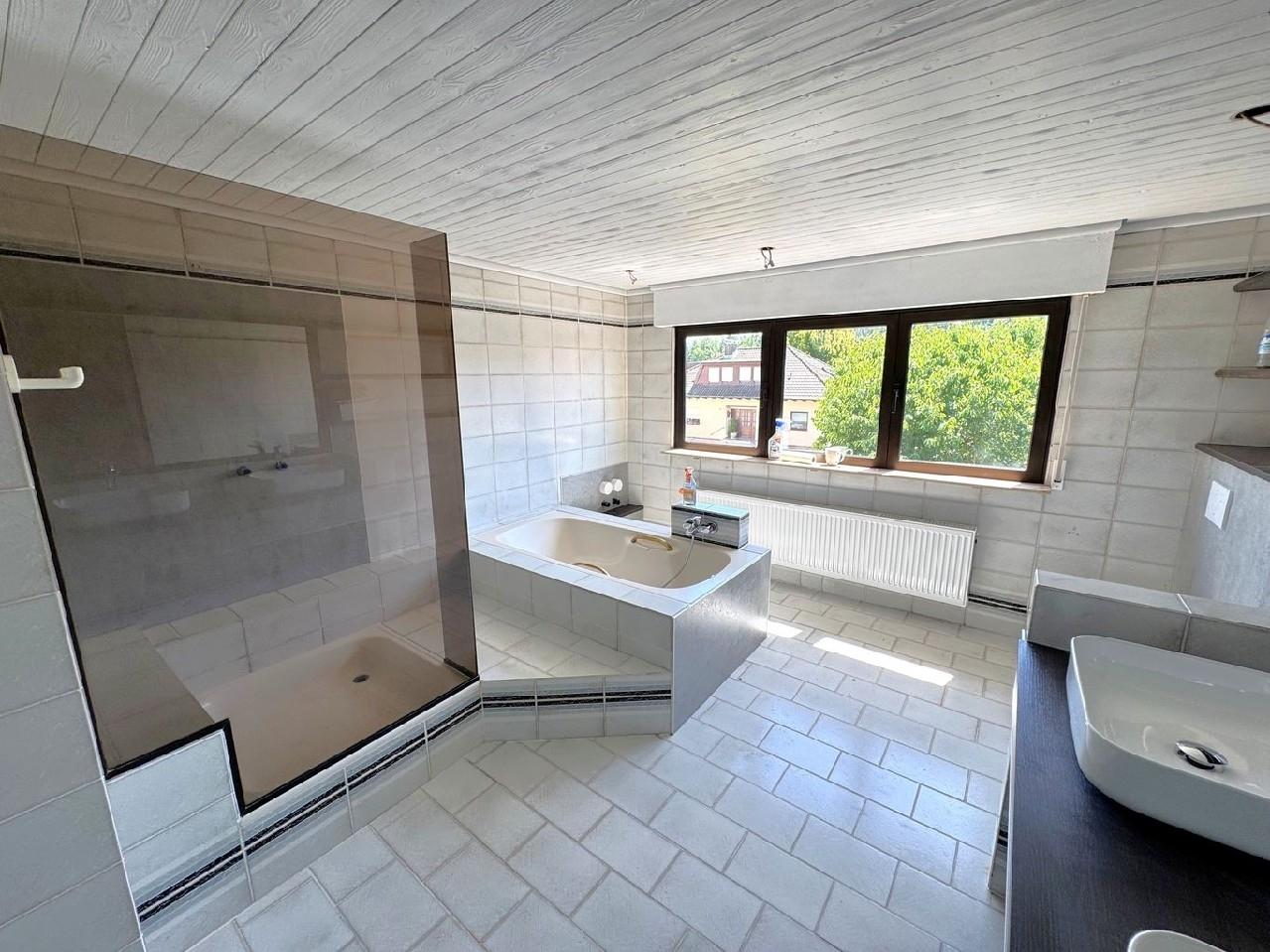 mit Wanne...