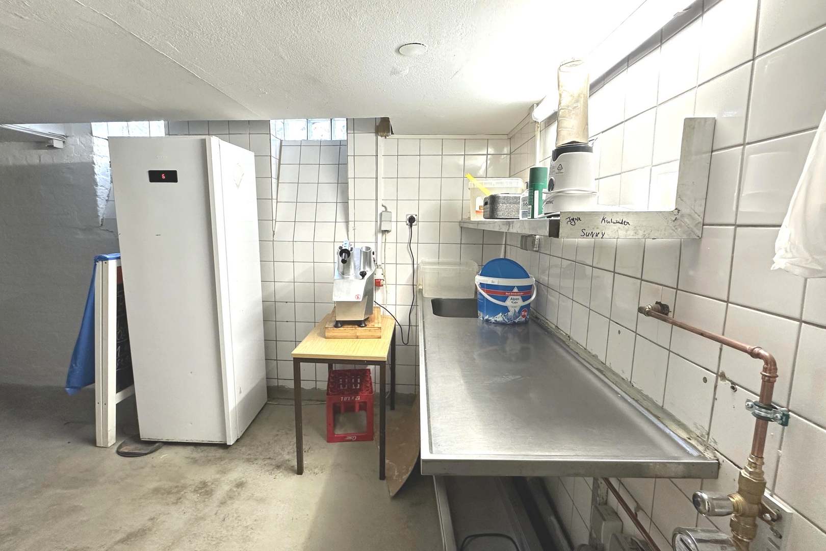 Kellerraum, Vorbereitungsküche unter dem Laden