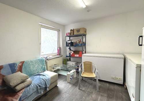 Büro/Lagerraum/Schlafzimmer
