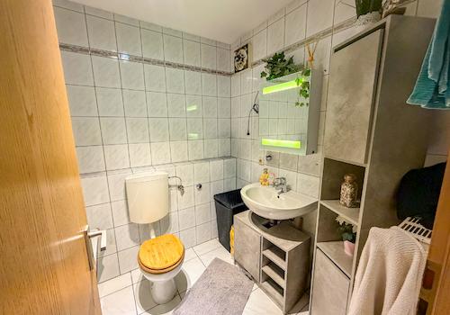 8 - Badezimmer DG