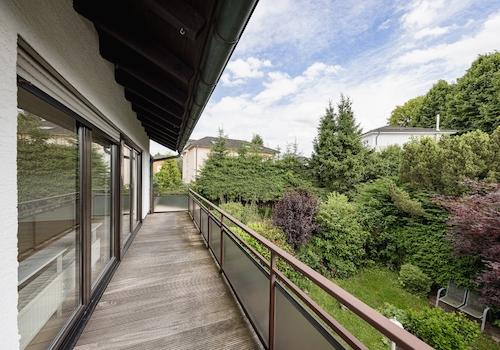 grüne Aussicht vom Balkon