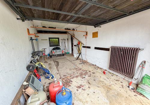 29 Garage