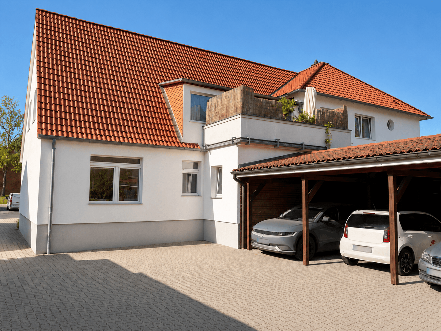 Hinten Hof