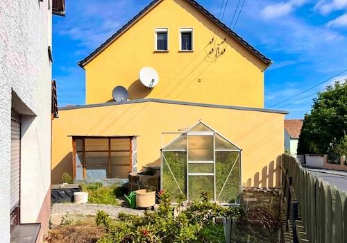 Vorgarten auf Ost
