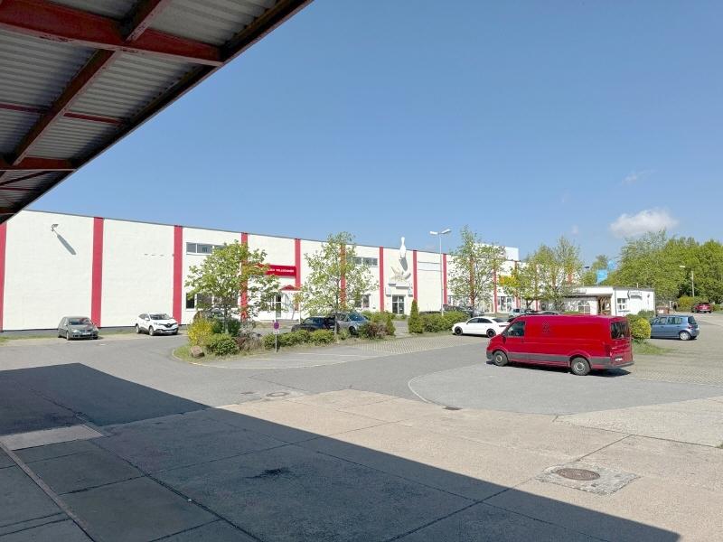 Gewerbehalle Ostseite