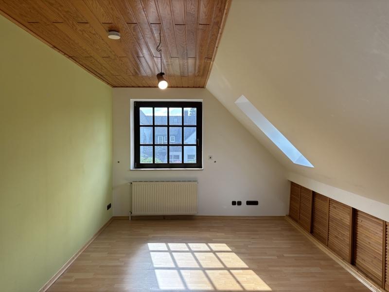 Zimmer 2 OG